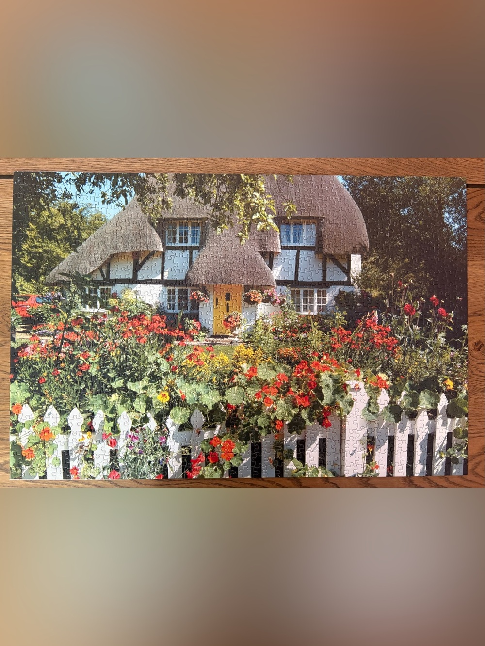 Cottage House with Garden 1000 Piece Jigsaw Puzzle